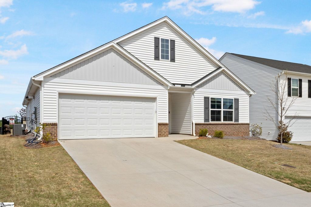 116 Ella B Lane, Easley, SC 29640