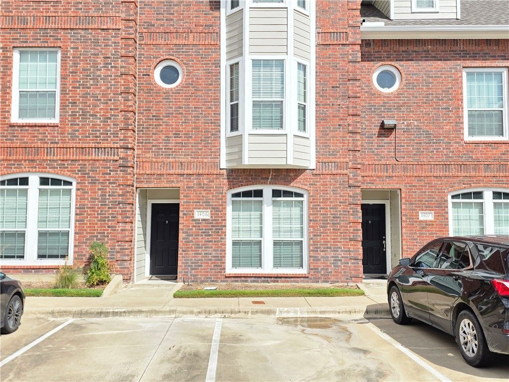 305 Holleman Drive E 1406, College Station, TX 77840 — exterior