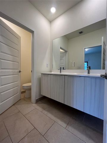 4935 NW 84th Ave 0, Doral, FL 33166