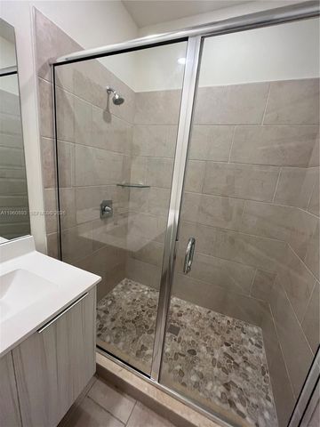 4935 NW 84th Ave 0, Doral, FL 33166