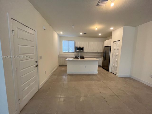 4935 NW 84th Ave 0, Doral, FL 33166