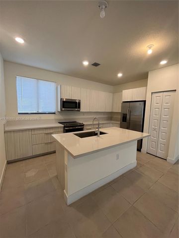 4935 NW 84th Ave 0, Doral, FL 33166