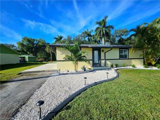 137 Dow LN, North Fort Myers, FL 33917