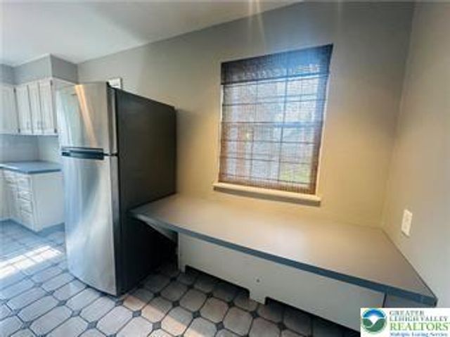 4208 Windsor Drive, South Whitehall Twp, PA 18104