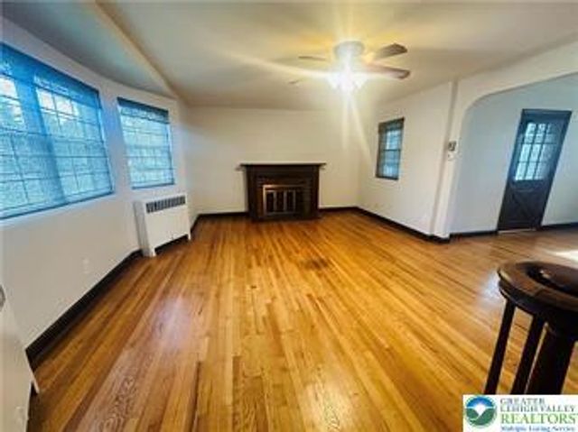 4208 Windsor Drive, South Whitehall Twp, PA 18104