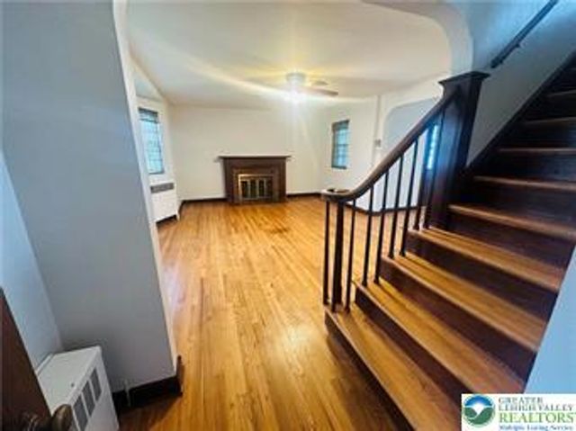 4208 Windsor Drive, South Whitehall Twp, PA 18104