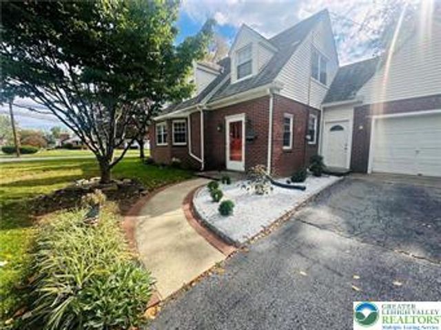 4208 Windsor Drive, South Whitehall Twp, PA 18104