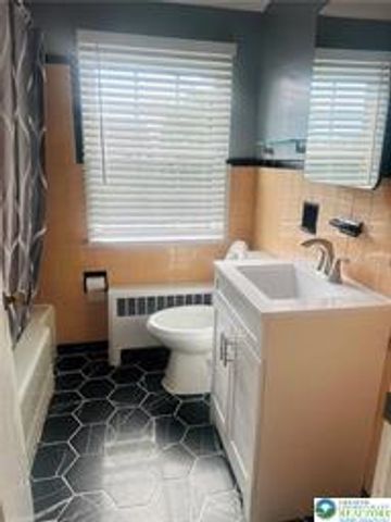 4208 Windsor Drive, South Whitehall Twp, PA 18104