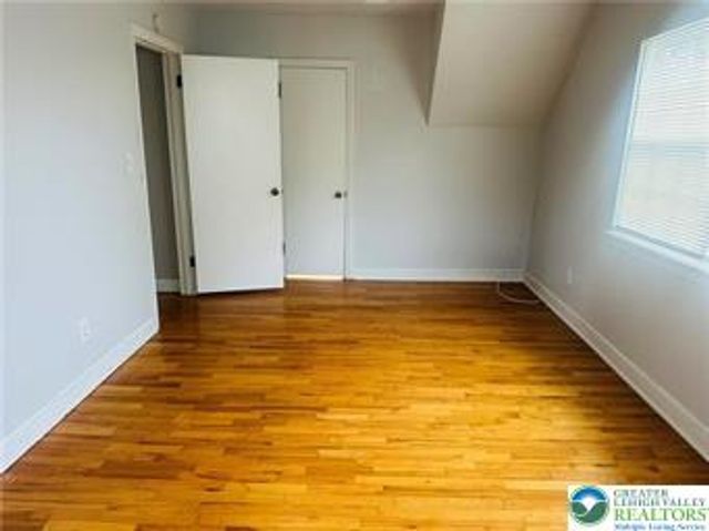 4208 Windsor Drive, South Whitehall Twp, PA 18104