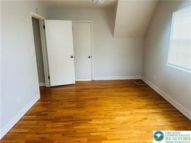 4208 Windsor Drive, South Whitehall Twp, PA 18104