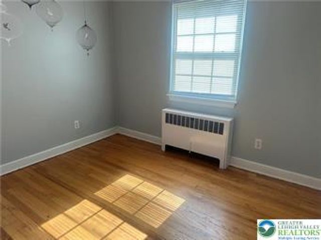 4208 Windsor Drive, South Whitehall Twp, PA 18104