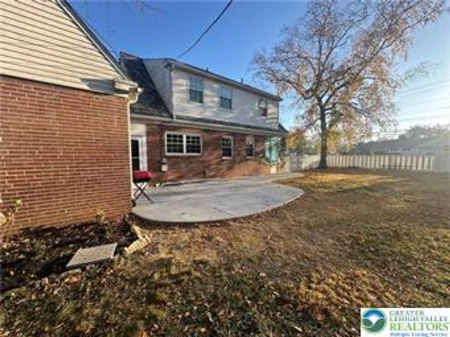 4208 Windsor Drive, South Whitehall Twp, PA 18104