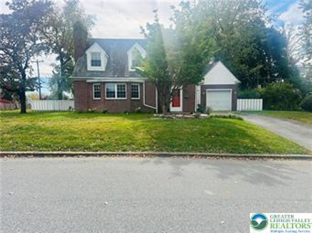 4208 Windsor Drive, South Whitehall Twp, PA 18104