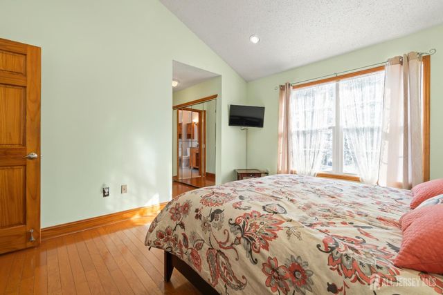 18 Tall Oaks Court, Old Bridge, NJ 08857