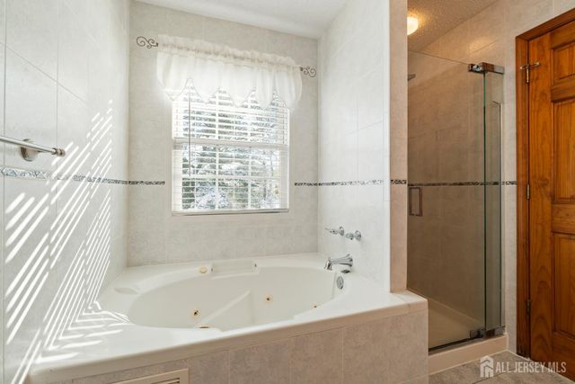 18 Tall Oaks Court, Old Bridge, NJ 08857