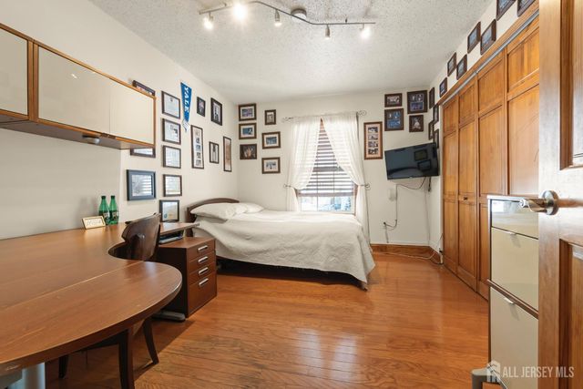 18 Tall Oaks Court, Old Bridge, NJ 08857