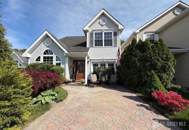 18 Tall Oaks Court, Old Bridge, NJ 08857