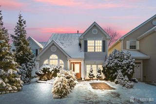 18 Tall Oaks Court, Old Bridge, NJ 08857