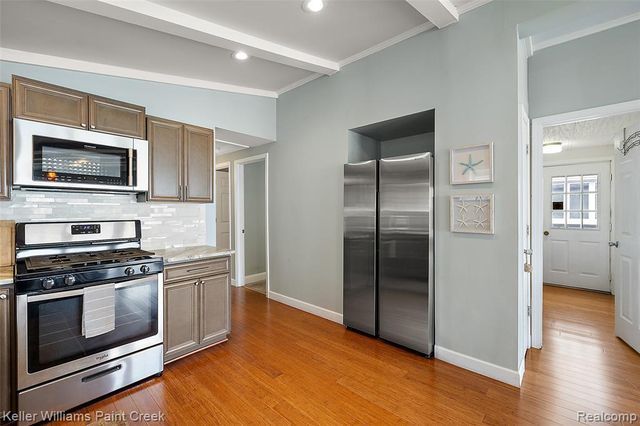 8723 Lakeshore Road, Lexington, MI 48450