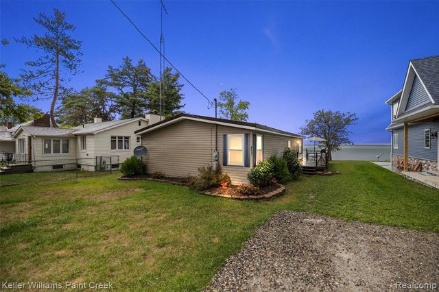 8723 Lakeshore Road, Lexington, MI 48450