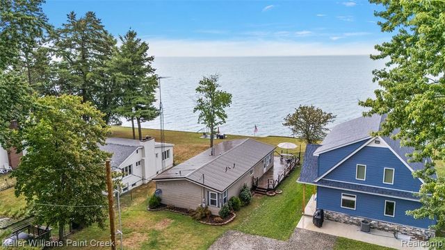 8723 Lakeshore Road, Lexington, MI 48450