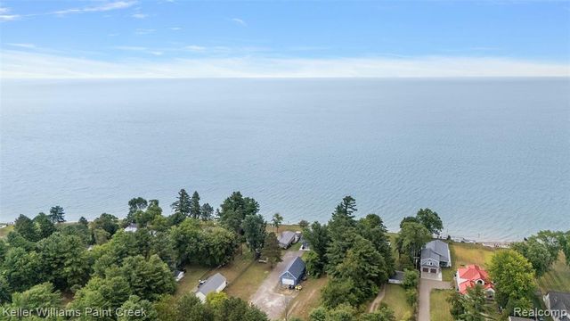 8723 Lakeshore Road, Lexington, MI 48450