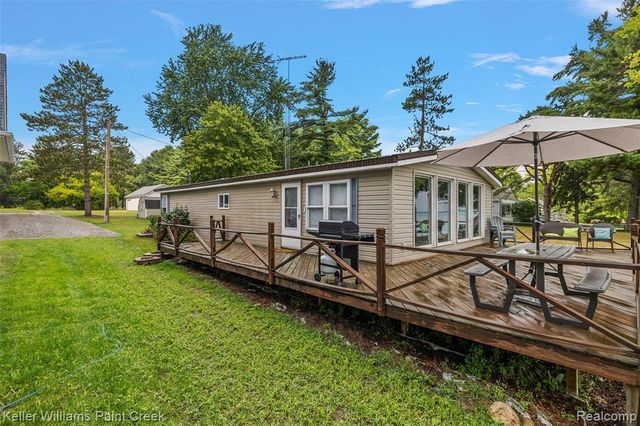 8723 Lakeshore Road, Lexington, MI 48450