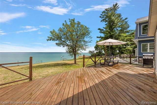 8723 Lakeshore Road, Lexington, MI 48450