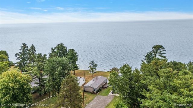 8723 Lakeshore Road, Lexington, MI 48450