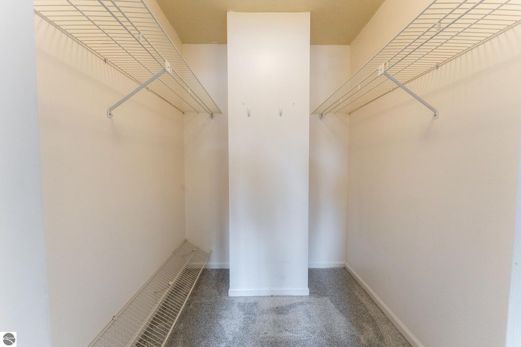 Image 13 of property listing at 130 Peachwood Lane, Mt Pleasant, MI 48858