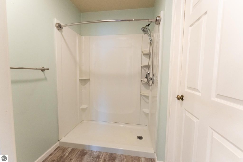 Image 15 of property listing at 130 Peachwood Lane, Mt Pleasant, MI 48858