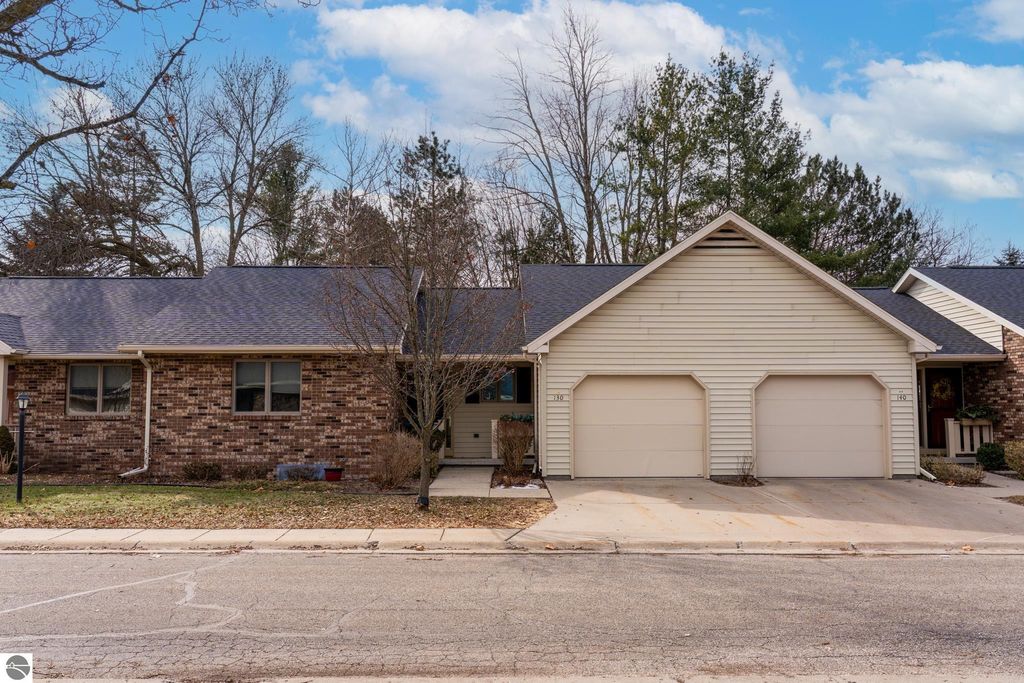 Image 2 of property listing at 130 Peachwood Lane, Mt Pleasant, MI 48858