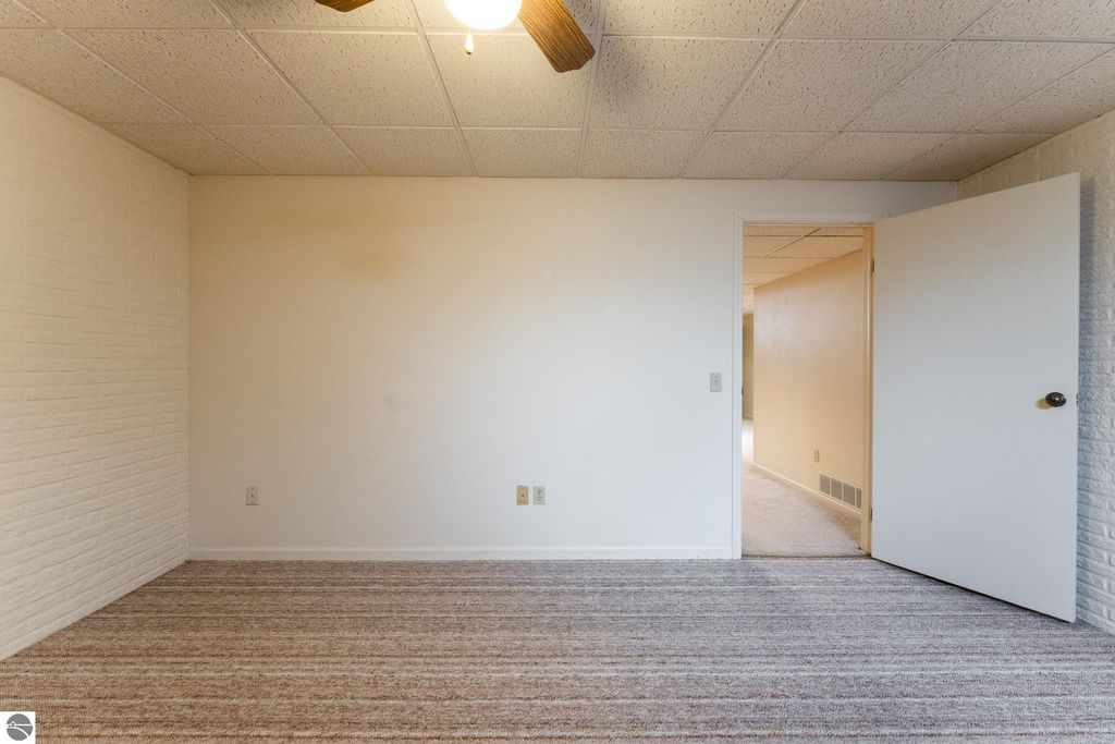 Image 24 of property listing at 130 Peachwood Lane, Mt Pleasant, MI 48858