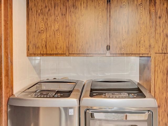 7948 Merrimac Avenue, Burbank, IL 60459