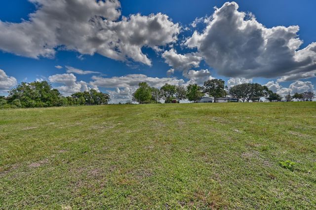 5846 Fm 949, Sealy, TX 77474