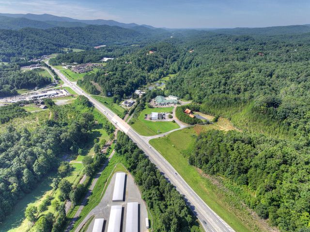 181 Mountain Tops Street, Blue Ridge, GA 30513
