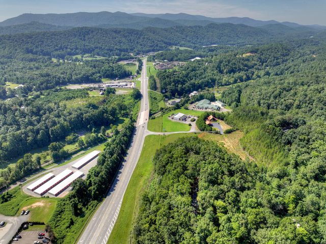 181 Mountain Tops Street, Blue Ridge, GA 30513