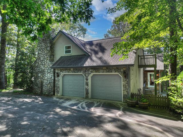 181 Mountain Tops Street, Blue Ridge, GA 30513
