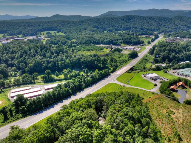 181 Mountain Tops Street, Blue Ridge, GA 30513