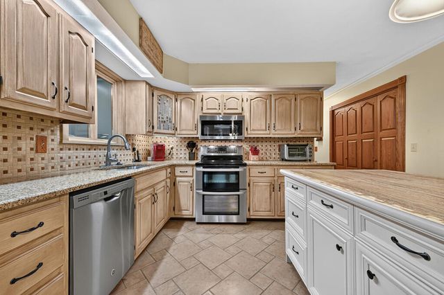 181 Mountain Tops Street, Blue Ridge, GA 30513