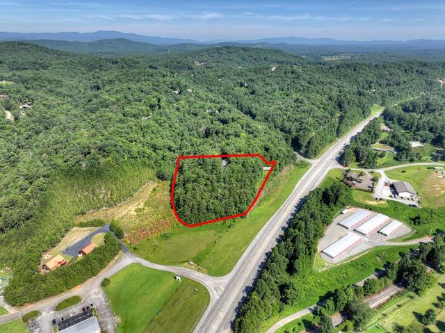181 Mountain Tops Street, Blue Ridge, GA 30513