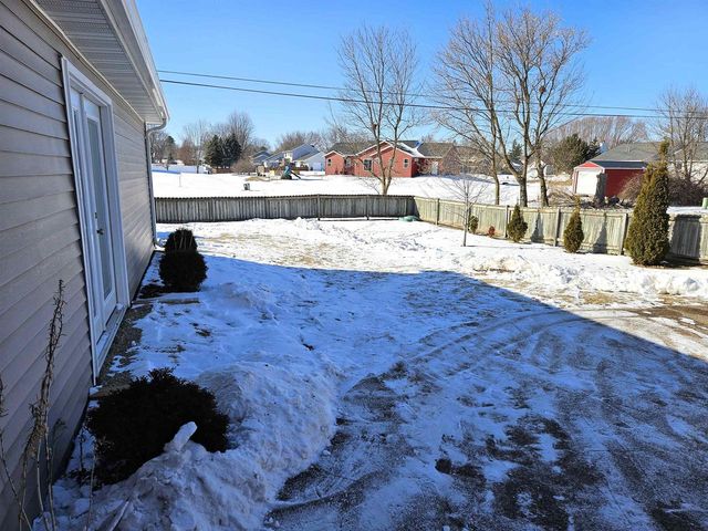 613 MCKINLEY AVENUE, Omro, WI 54963