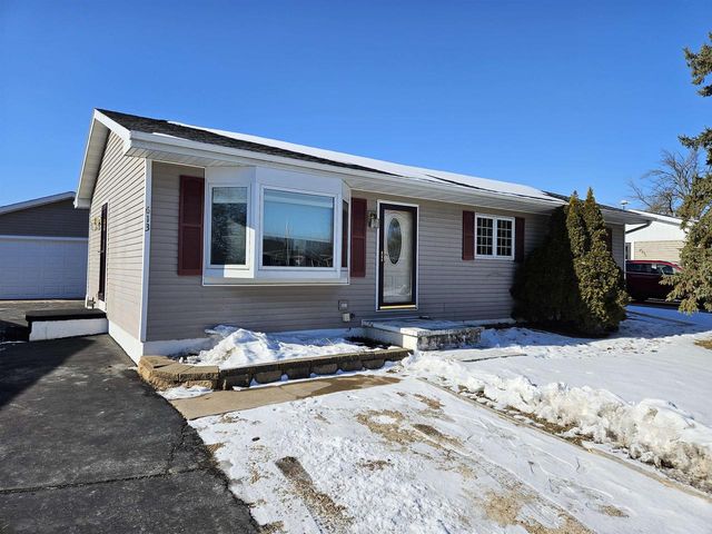 613 MCKINLEY AVENUE, Omro, WI 54963