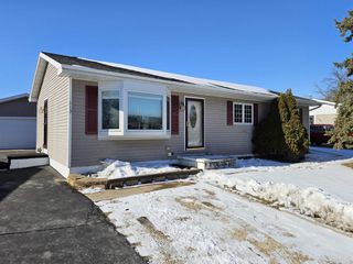 613 MCKINLEY AVENUE, Omro, WI 54963