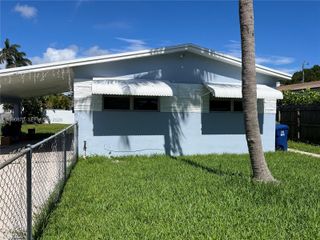 404 SW 5th Ave 1, Hallandale Beach, FL 33009