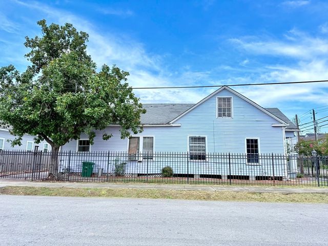 803 Brooks Street, Houston, TX 77009