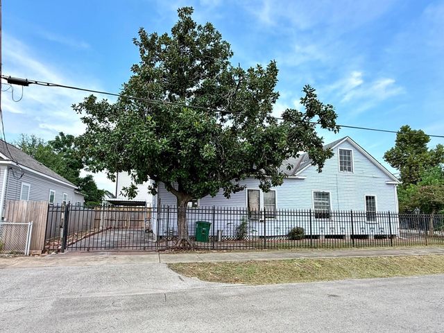 803 Brooks Street, Houston, TX 77009