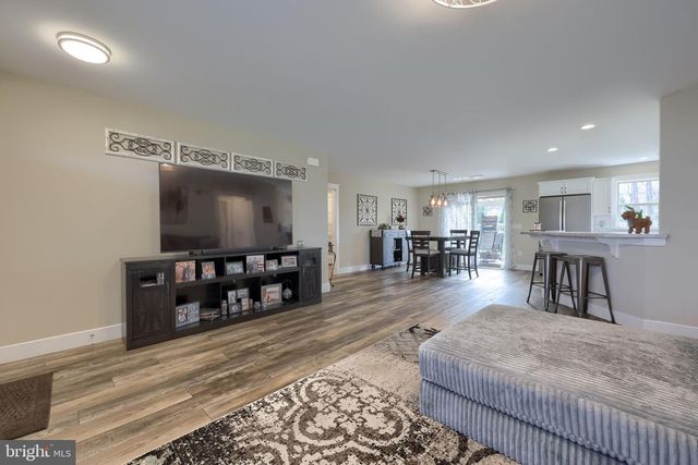 218 SWEET BIRCH LN, Womelsdorf, PA 19567