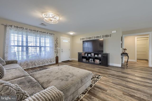 218 SWEET BIRCH LN, Womelsdorf, PA 19567