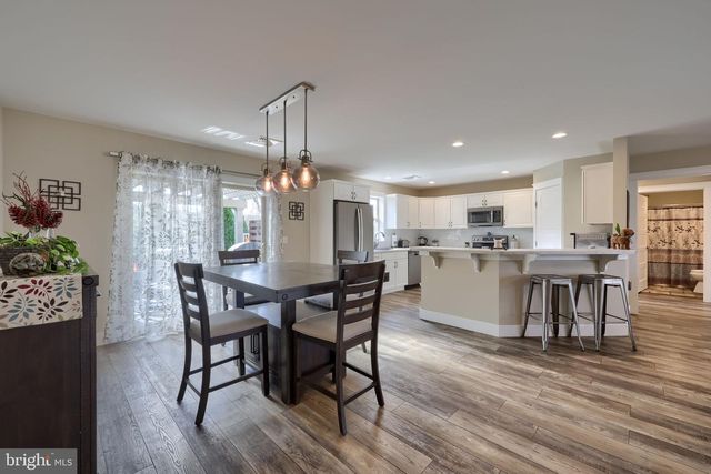 218 SWEET BIRCH LN, Womelsdorf, PA 19567